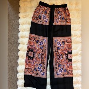 Super cute Zara pants. Lrg colorful with pockets.